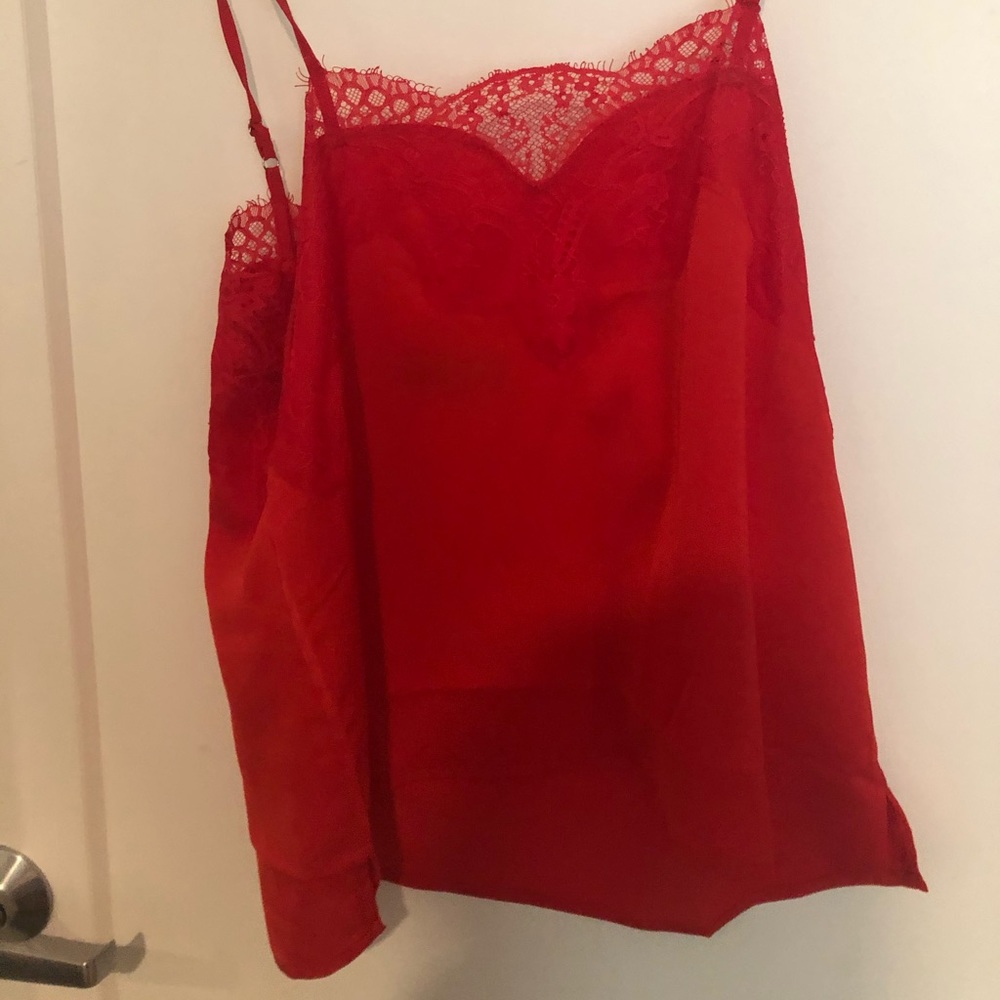 Camisole / tank with lace